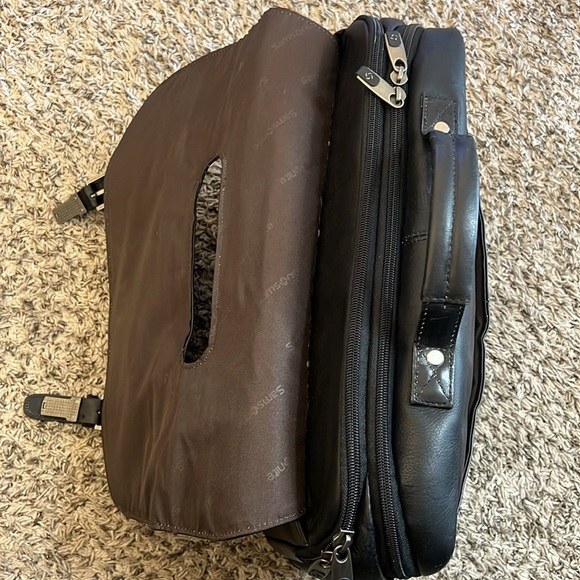 Samsonite Colombian Black Messenger Leather Flapover Bag - Picture 7 of 12